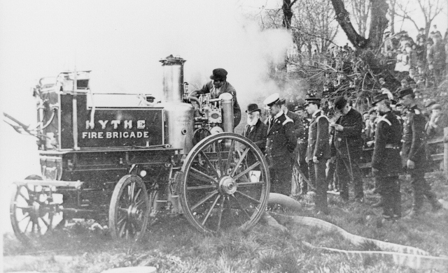 Hythe’s horse drawn Speedwell steam fire engine c. 1904 
